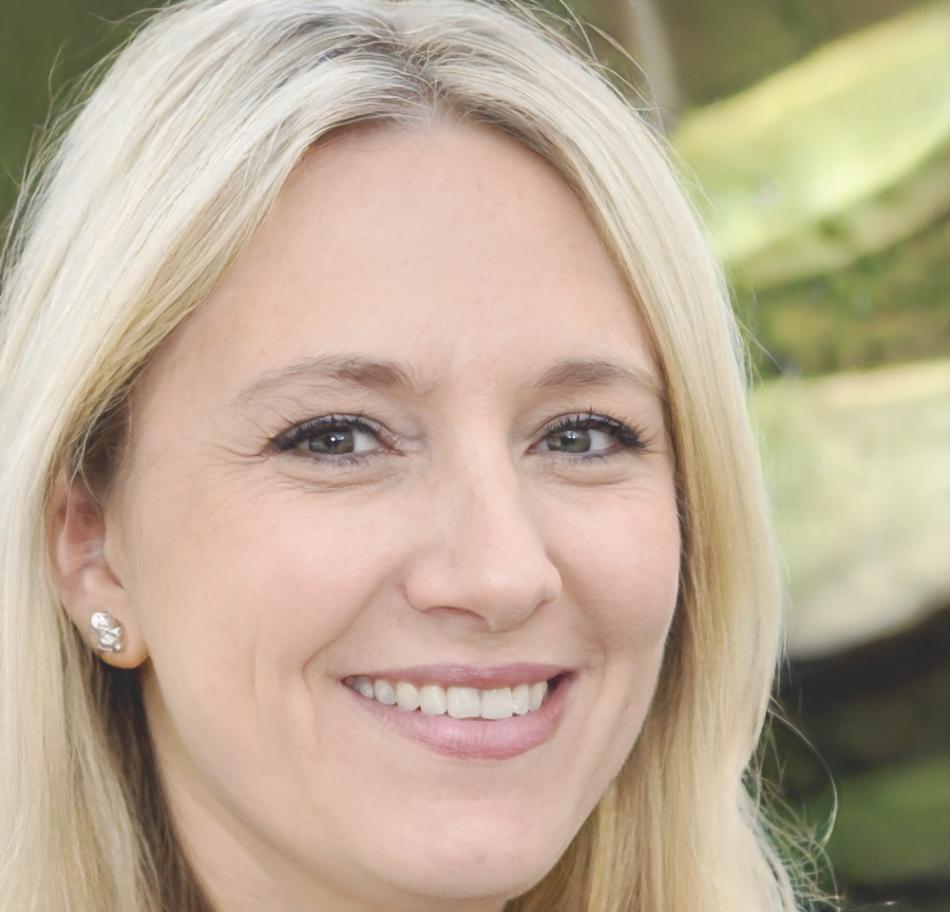 Leiterin der Beauty-Ausbildung crystaleon